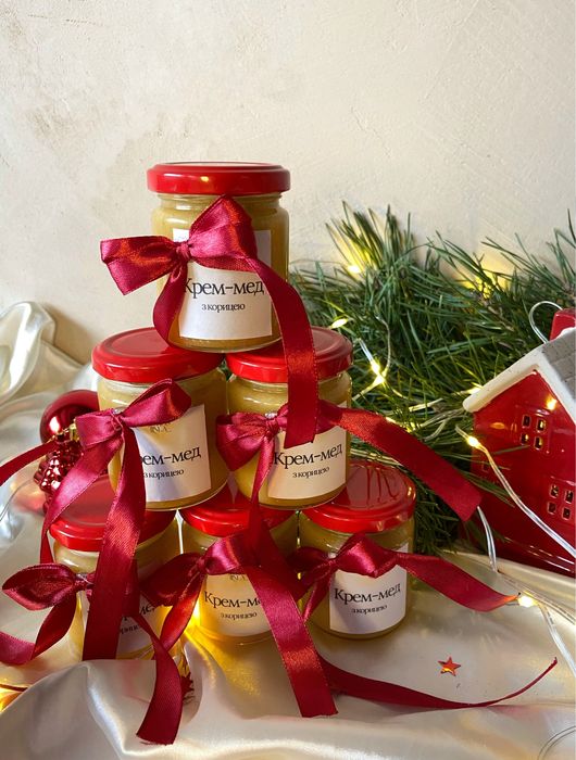 Подарунковий бокс -крем-мед, чай, аромасаше