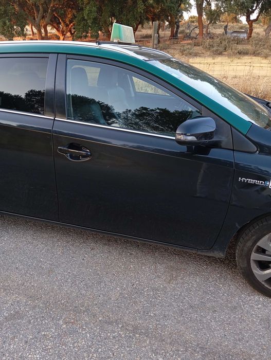 Cedência de licença de táxi com carro