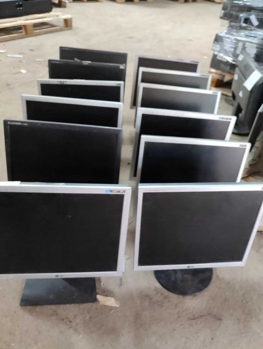 Монітор 17" різних виробників