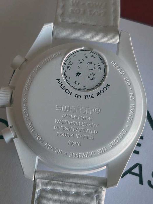 Swatch x Omega Bioceramic Moonswatch Mission To Moonphase Snoopy