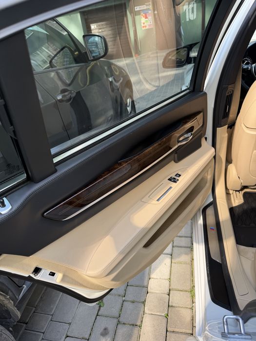 Bmw f02 740Li 2013