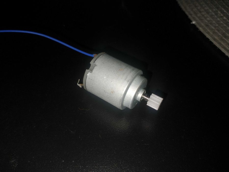 mini silniczek / silnik 21mm