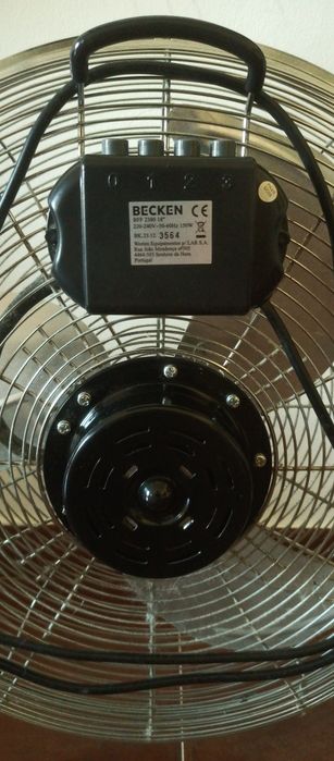 Ventilador de Chão Industrial Metálico (Cromado) – Alta Potência e Como Novo!