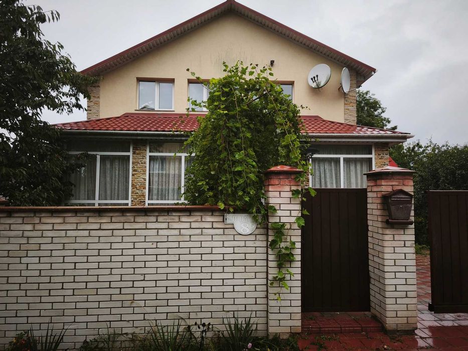 Продаж просторого будинку 164 м² на 18,6 сотках у Луці-Мелешківській