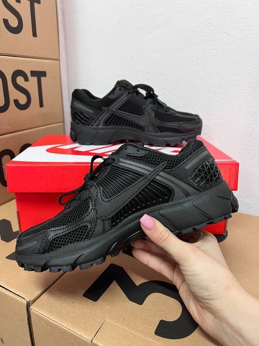 Nike Zoom Vomero 5 Black жіночі кросівки найк вомеро 5 сітка