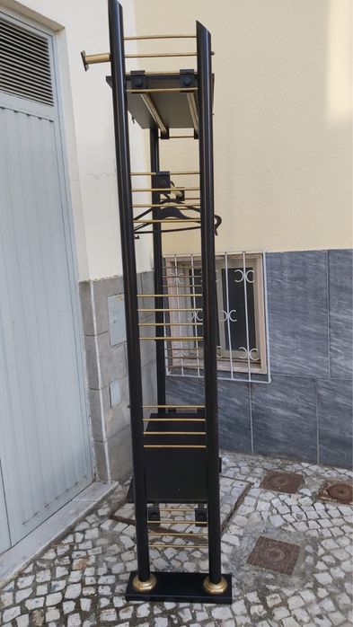 Manequins e Expositores Usados de Loja de Vestuário