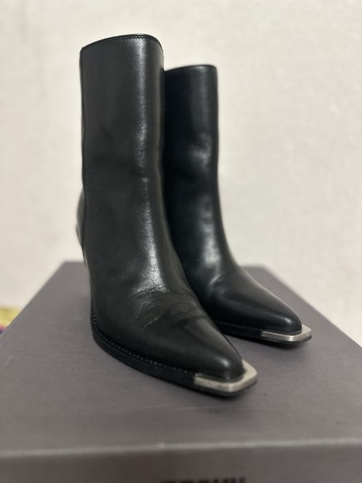 Продам нові шкіряні козаки!