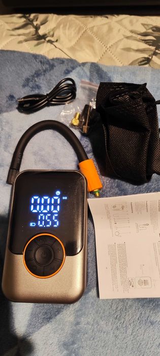 Pompka do  samochodu i roweru