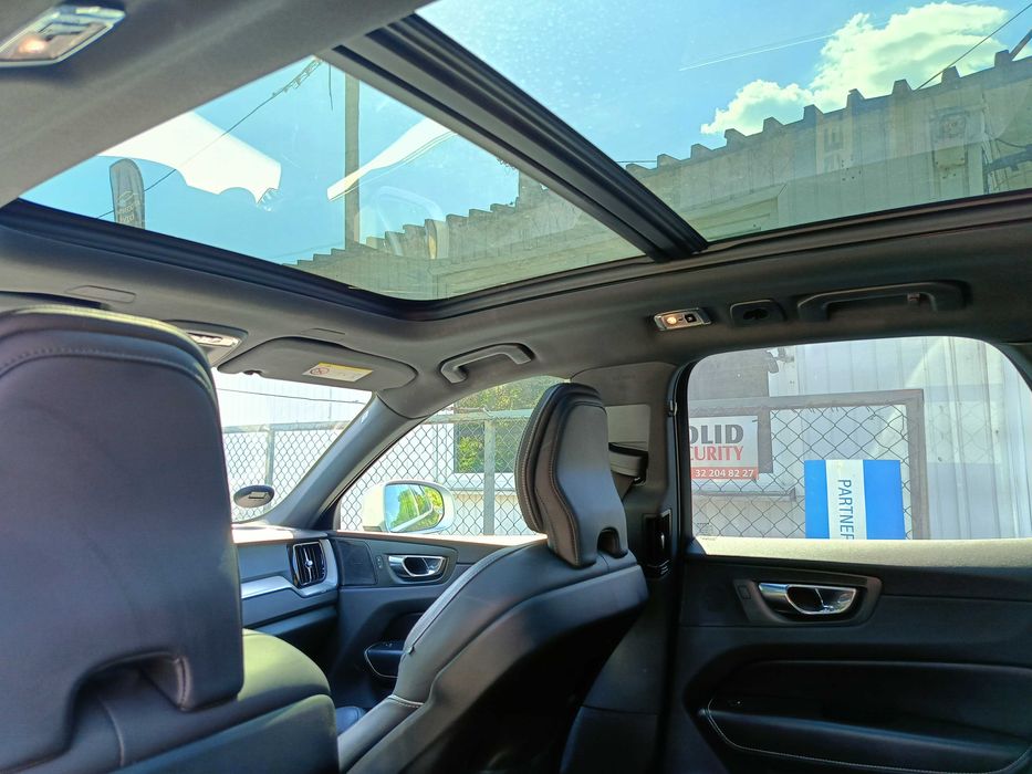 VOLVO XC60 R-Line 2.0 235 KM Pełny Serwis Pewne Auto FULL Piękne