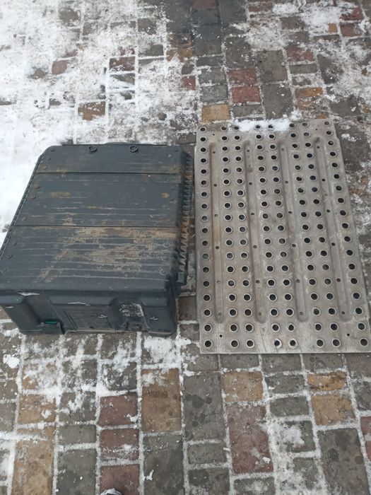 Крышка акумуляторов даф