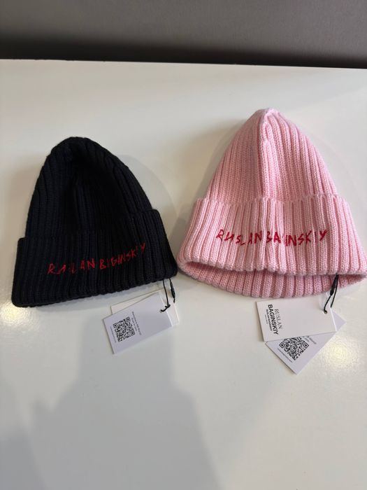 Шапка руслан багинский baginskiy ruslan чорна рожева капелюх