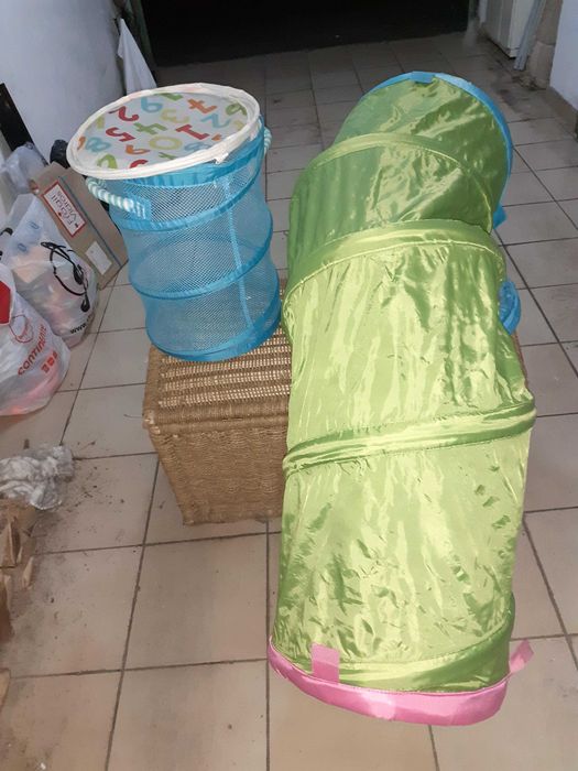 Vendo Túnel e cesto dobrável para arrumação de brinquedo