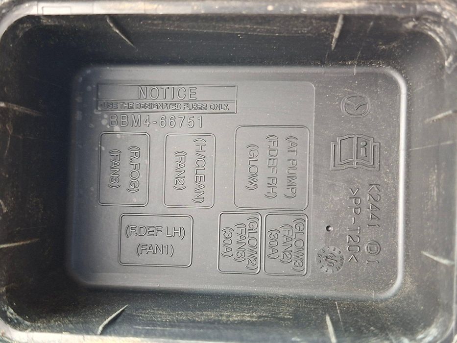 Mazda 3 BL 09-13 1.6 D блок предохранителей K2441