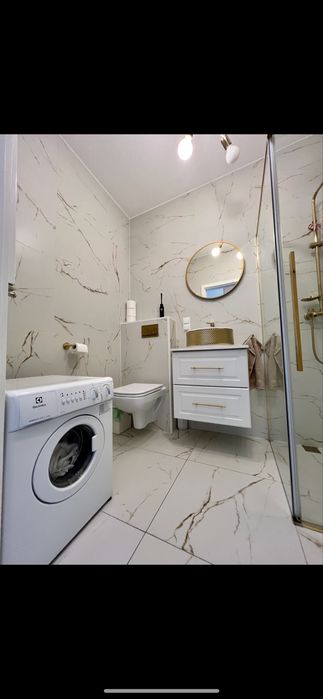 Sprzedam szafkę wraz z umywalką REA