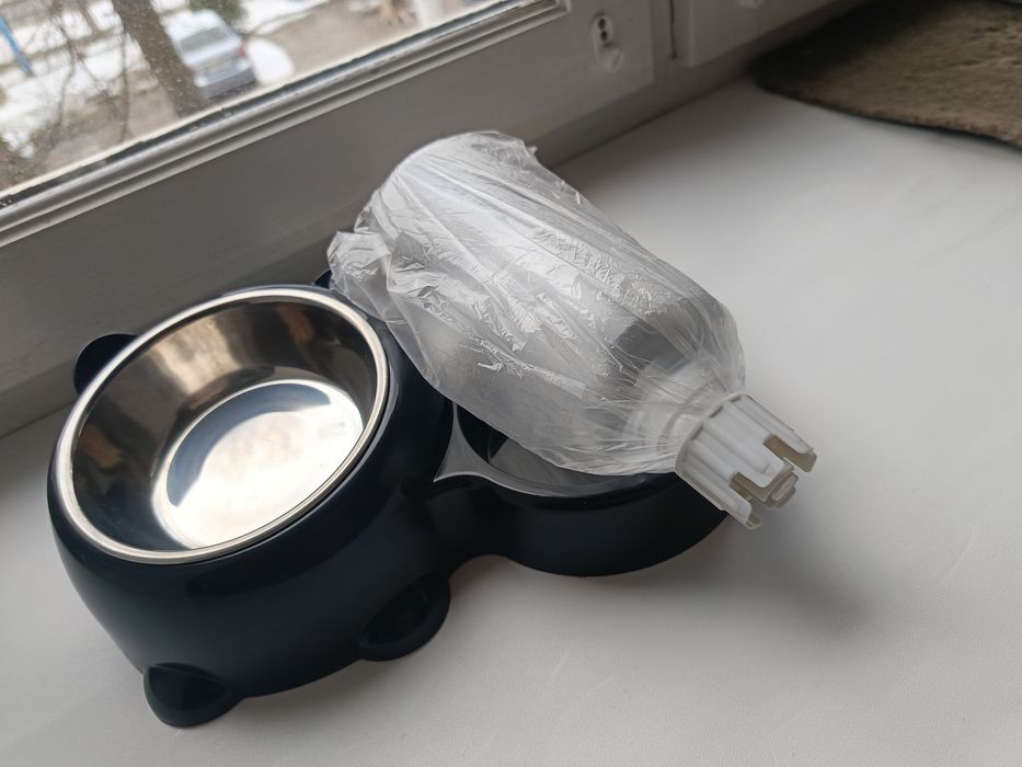 Кормушка с автоматическим диспенсером для воды