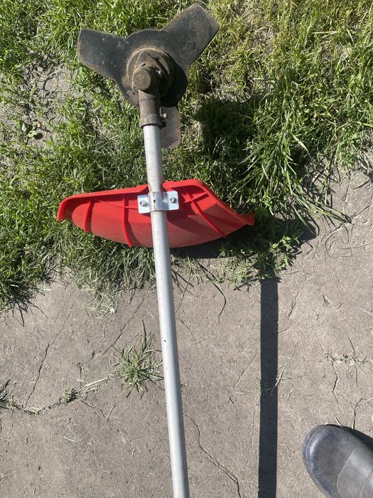 Продам бензокосу