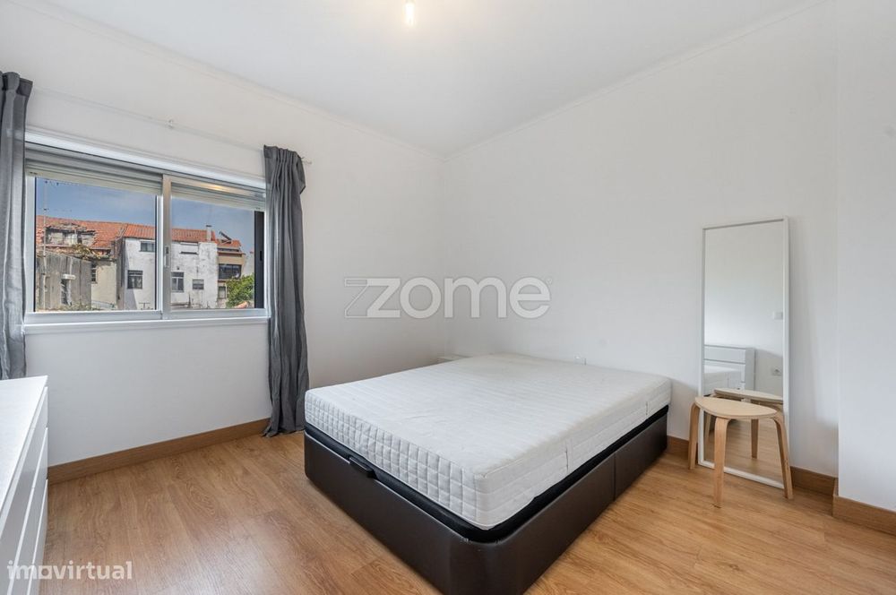 Apartamento T2, renovado, junto à marginal de Esposende