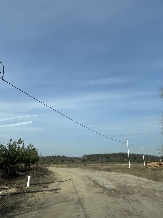 Земельна ділянка 10 соток у центрі Дмитрівки біля озер