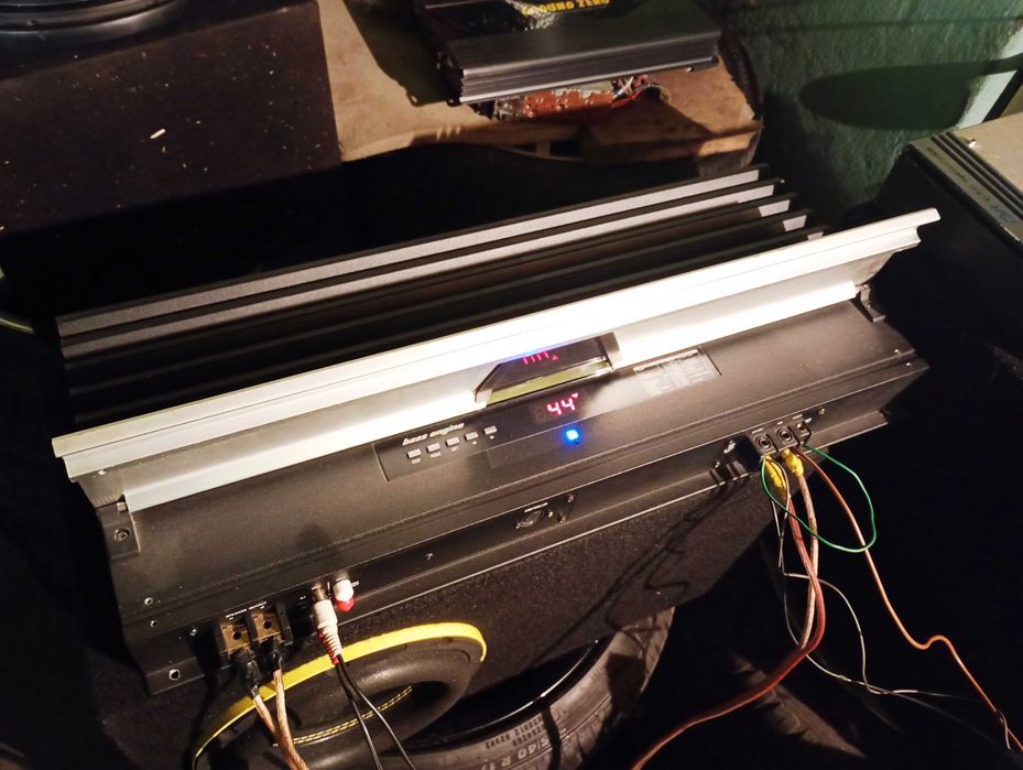 Wzmacniacz samochodowy 1 kanałowy monoblok Alpine MRD-M1000, Wysdarmo