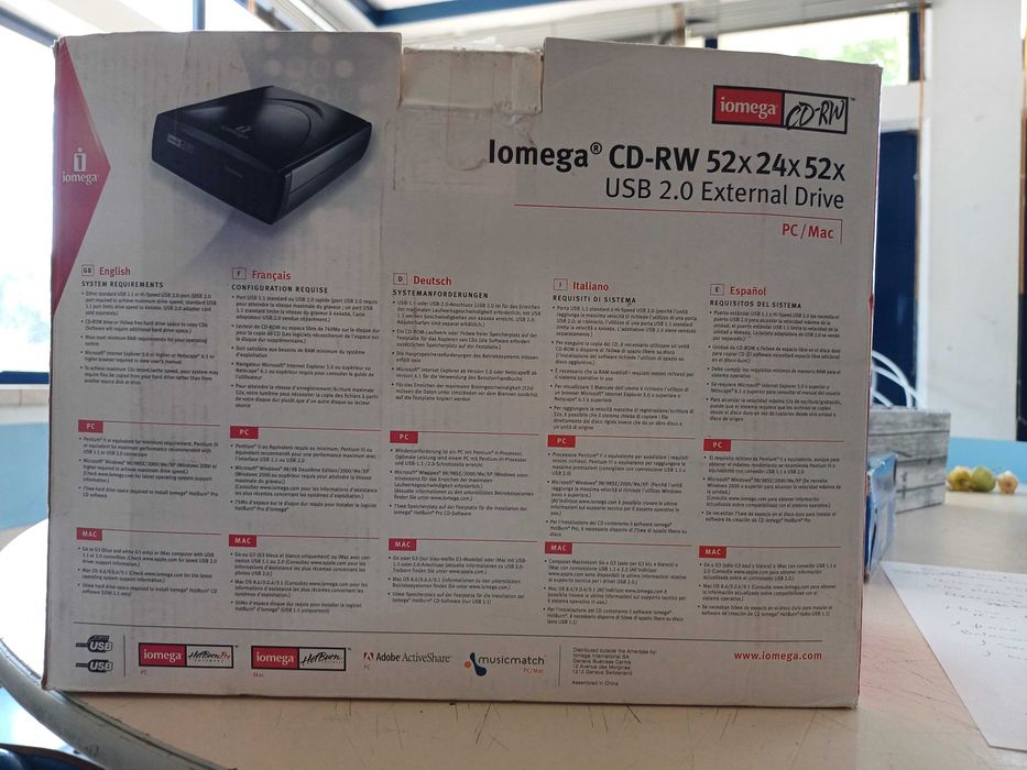 Unidade externa IOMEGA CD-RW 52× 24×52