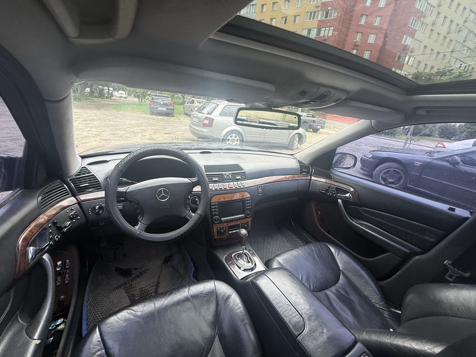 Mercedes-Benz w220 S-class