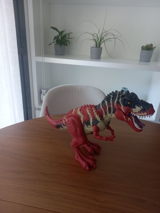 Dinossauro vermelho