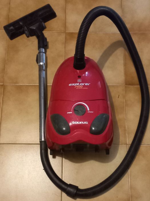 Vendo aspirador Taurus Explorer 1400 Watts (Porto/Feira)