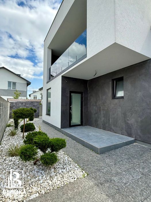 Продаж будинку ремонт газ 220м2+5сот закрите КМ Крюківщина Київ 5км