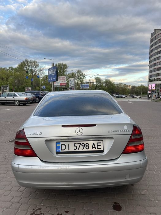 Mercedes benz e211