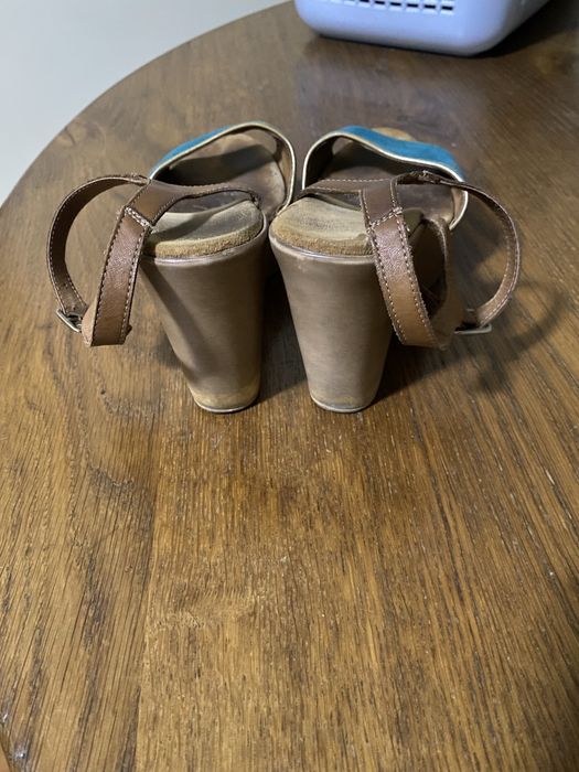 Sandalias em pele n.36