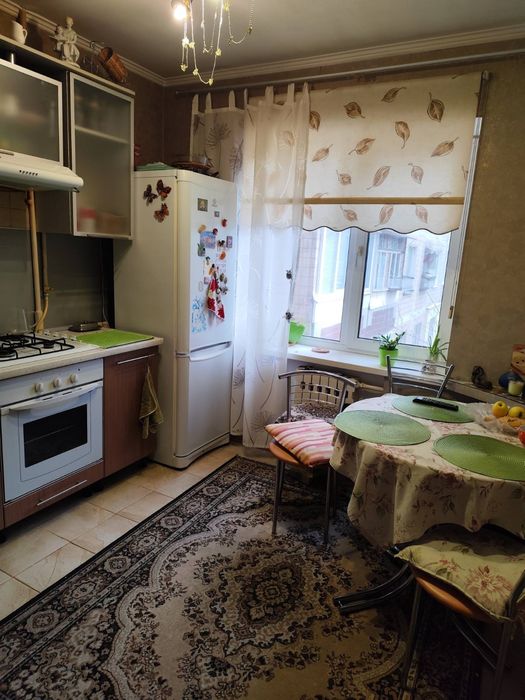 Аренда! Сдам комнату с лоджией в квартире, ж/м Красный Камень