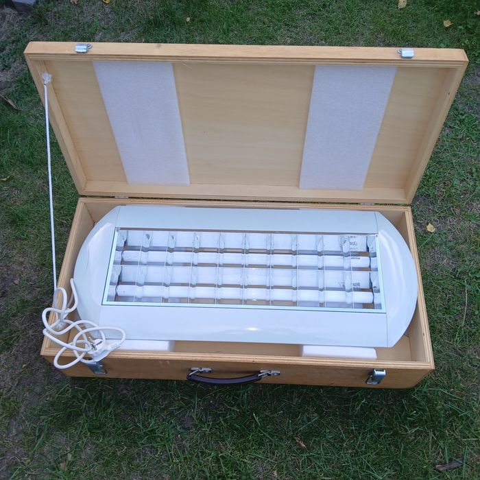 Lampa halogenowa 2x18v ekonomiczna