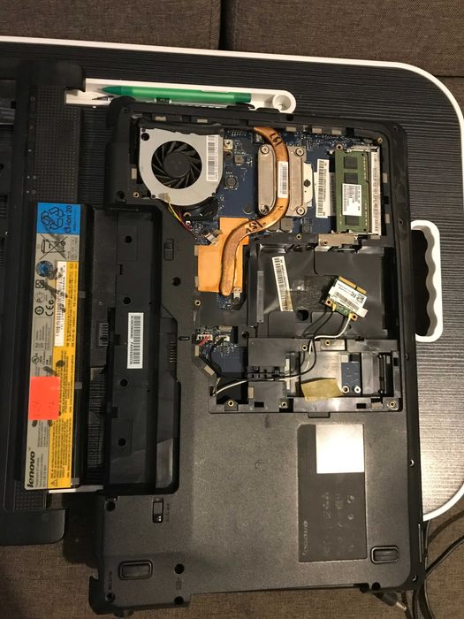 ноутбук Lenovo G585 Запчастини