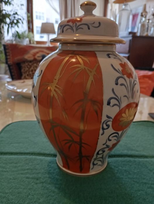 Pote de porcelana Vista Alegre