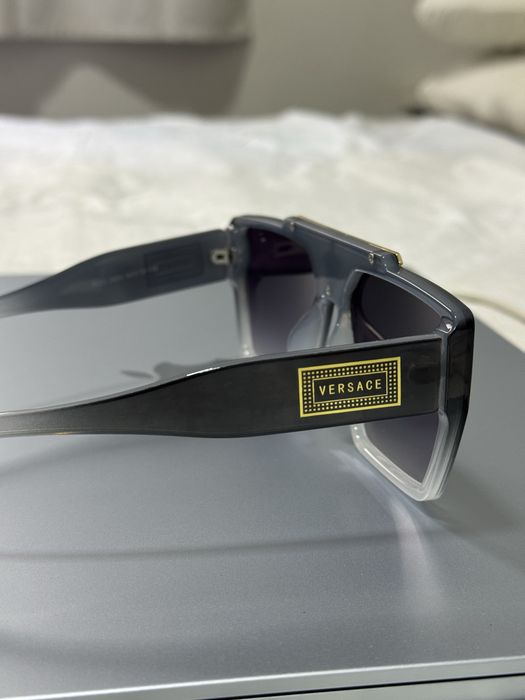 Óculos de Sol Versace Preto e Transparente – Design Exclusivo