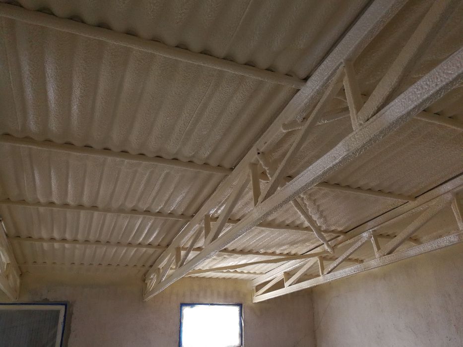 Ocieplenie poddasza PIANA PUR, natrysk, izolacja pianą ocieplenie domu