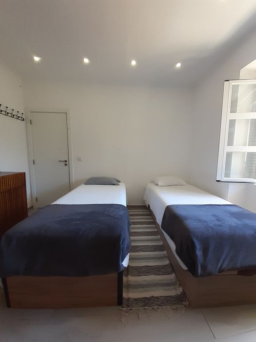 Quarto Cascais-Estoril, em vivenda  de alto  padrão.