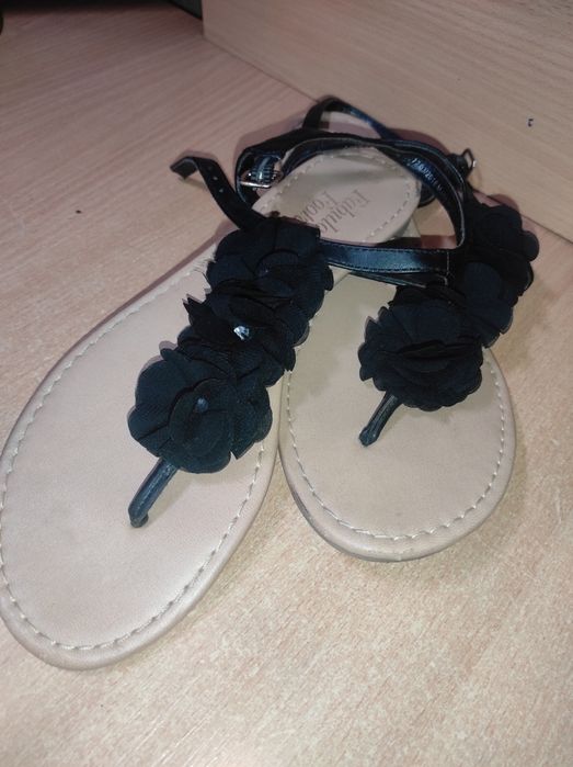 Жіночі босоніжки