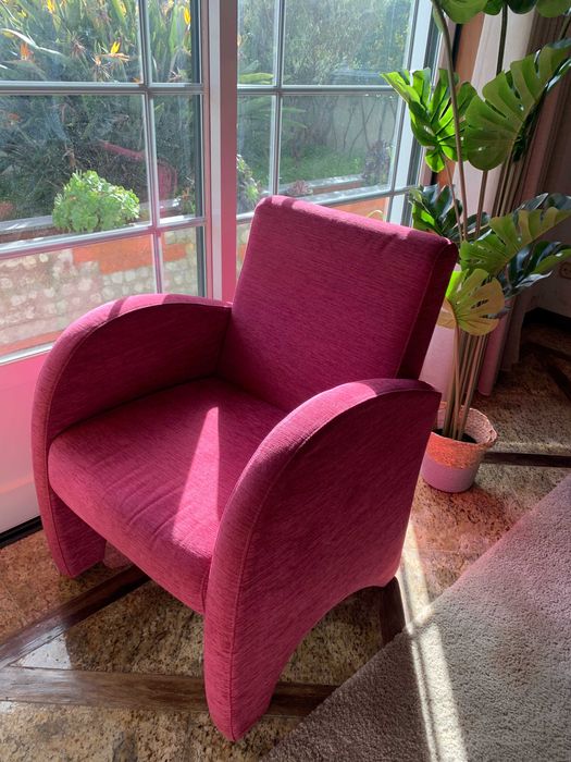 Sofá cor de rosa com textura