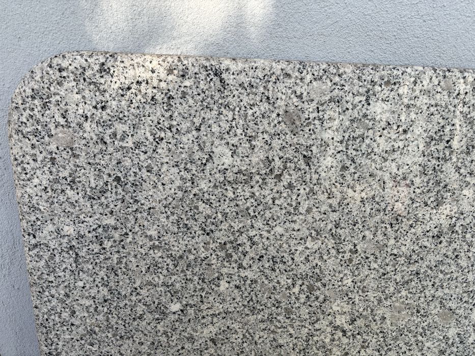 Tampo de mesa em pedra marmore