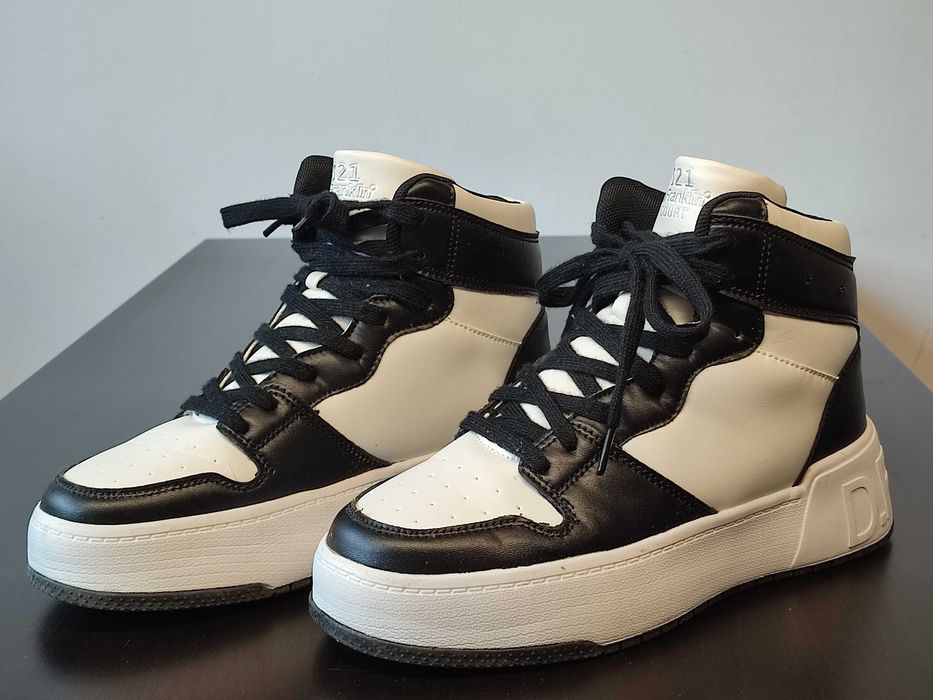 Ténis bota branco e preto tamanho 40