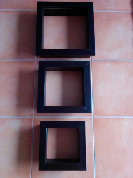 Três Molduras decorativos