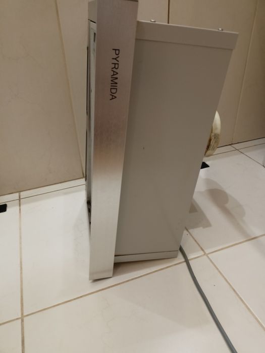 Продам вятяжку pyramida