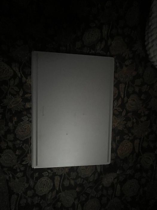 Surface book2 i 7( гарний стан)