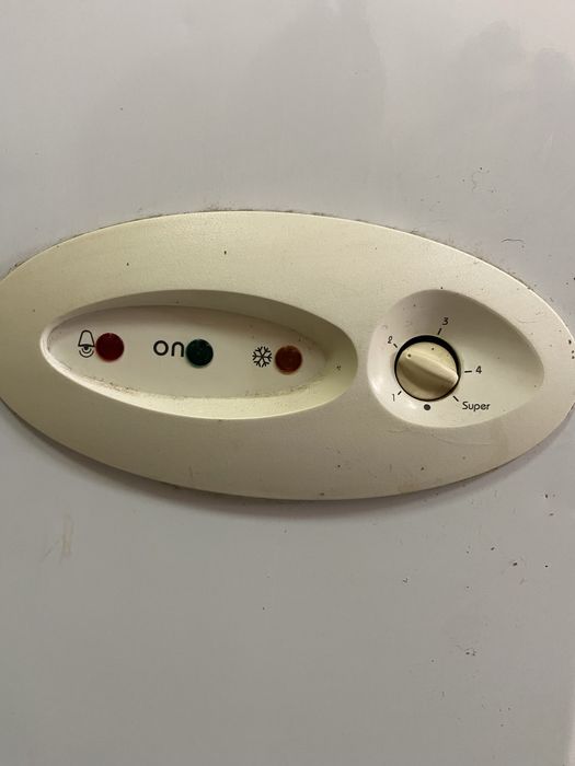 Arca frigorífica Indesit 420L