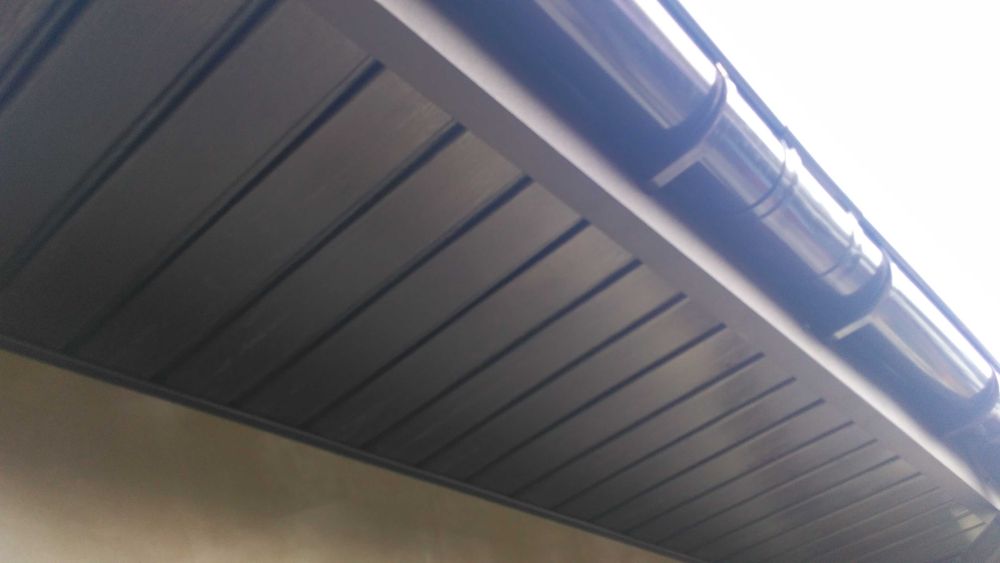 Софит на подшиву карнизного свеса ПВХ