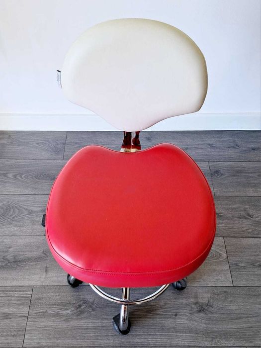 Banco com encosto Italian design. Bench with back