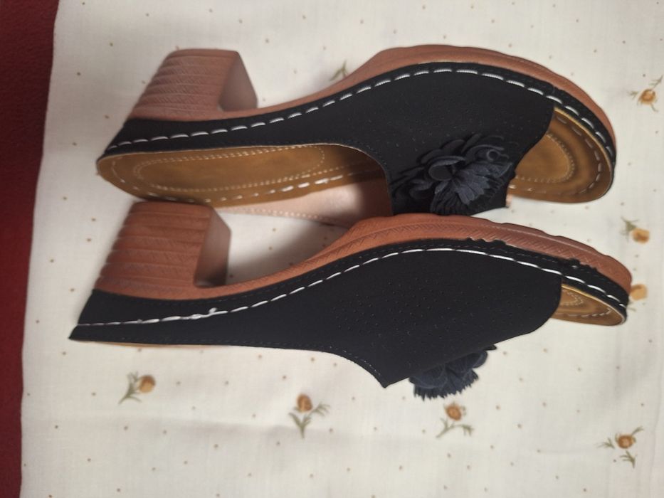 Damskie klapki czarne, wkładka 26cm