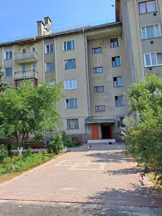 Продається простора 4-кімнатна квартира в с. Хутір-Будилів!