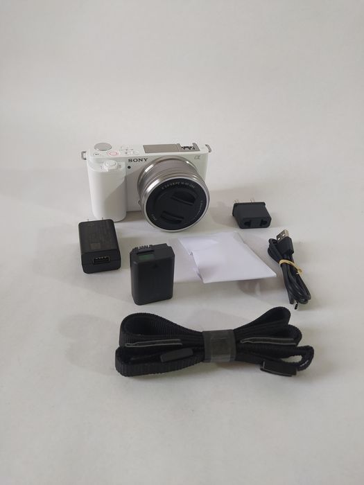 Фотоапарат Sony ZV-E10 kit (16-50mm) White,  Новий !